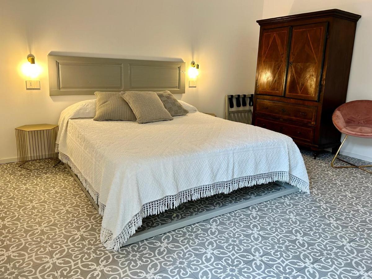 Hotel Palazzo Ma.Ri.Lu. Càbras Zewnętrze zdjęcie